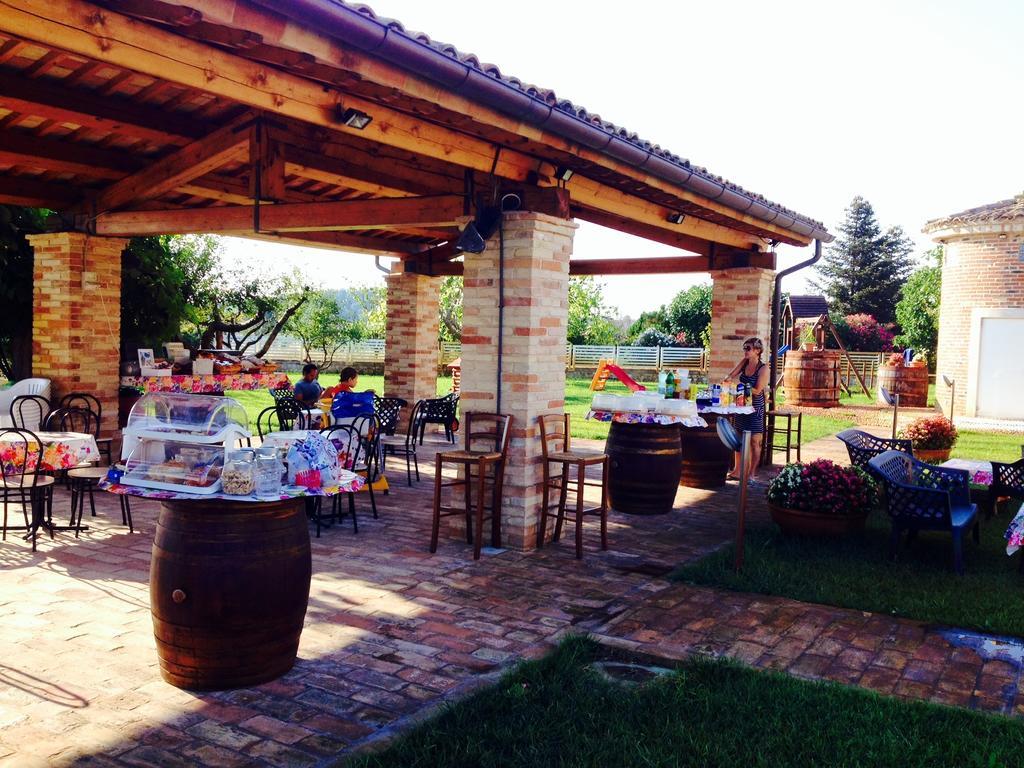 Casale Papa Country Village Loreto Dış mekan fotoğraf