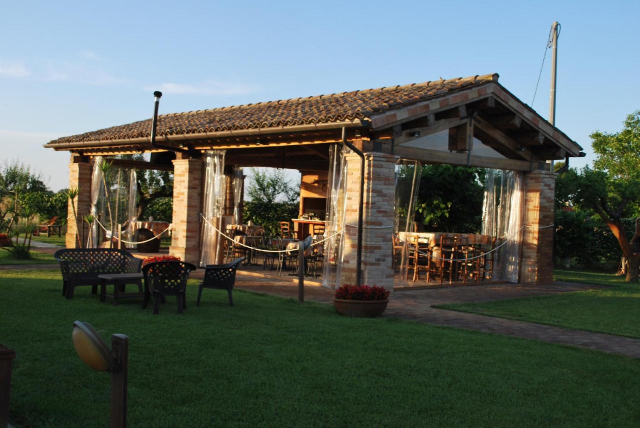 Casale Papa Country Village Loreto Dış mekan fotoğraf